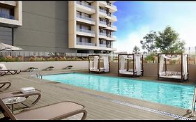 Maravilloso Depto en Concón Reñaca Disfruta una estadía inolvidable en este moderno departamento ubicado entre Costas de Montemar y Bosques de Montemar En el edificio nuevo y tecnológico ECO COSTAS que ofrece comodidad seguridad y excelente conectivi